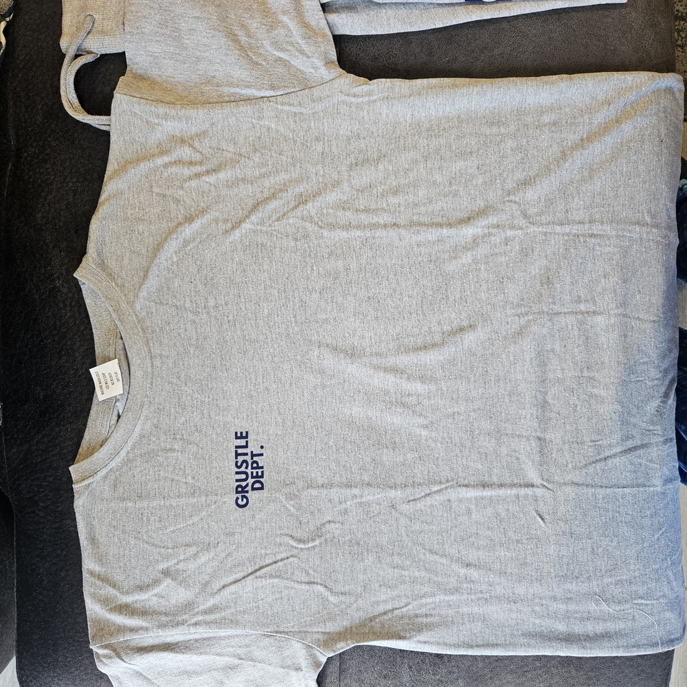 Gray Men's Short Sleeve Tee & Shorts Set